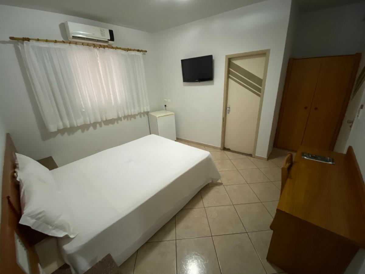 Onix Hotel อัสซิส ภายนอก รูปภาพ