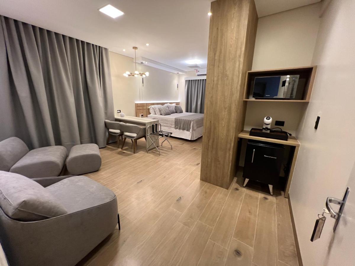 Onix Hotel อัสซิส ภายนอก รูปภาพ