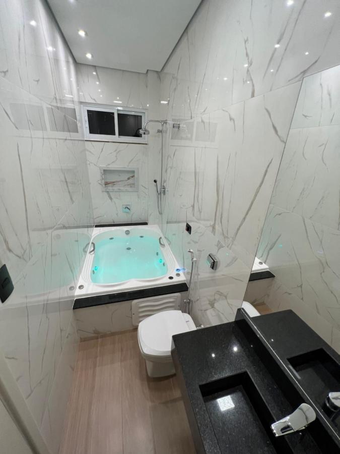 Onix Hotel อัสซิส ภายนอก รูปภาพ
